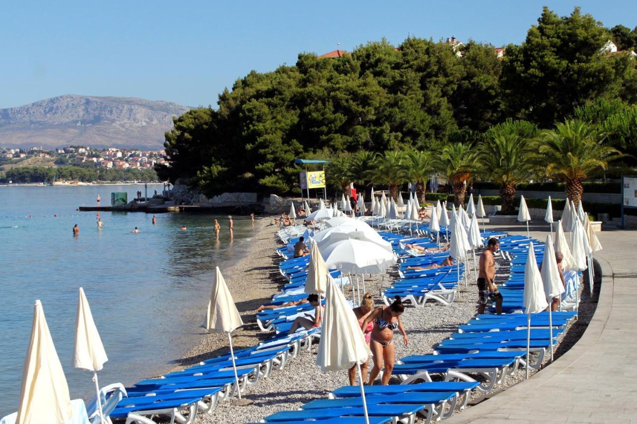 Apartments With A Parking Space Podstrana, Split - 17586 Esterno foto