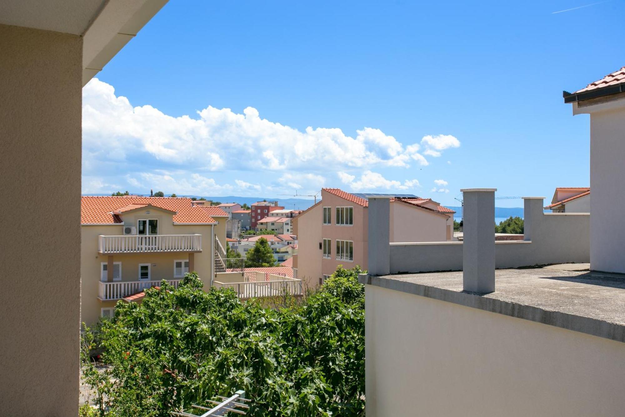 Apartments With A Parking Space Podstrana, Split - 17586 Esterno foto