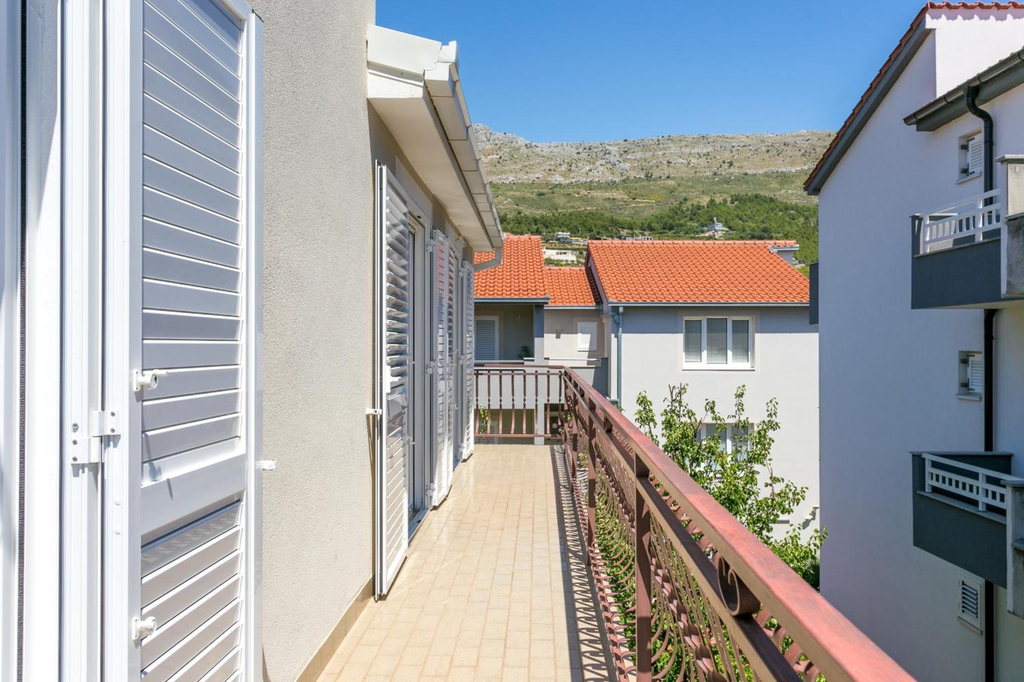Apartments With A Parking Space Podstrana, Split - 17586 Esterno foto